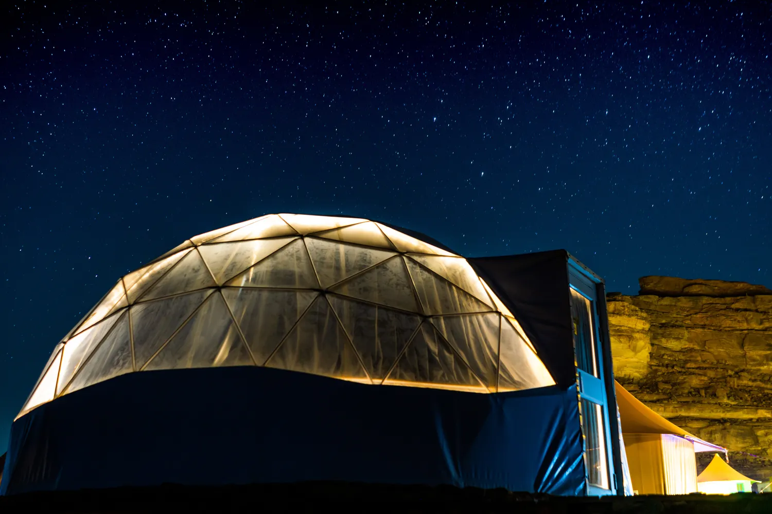 Co to znaczy glamping?