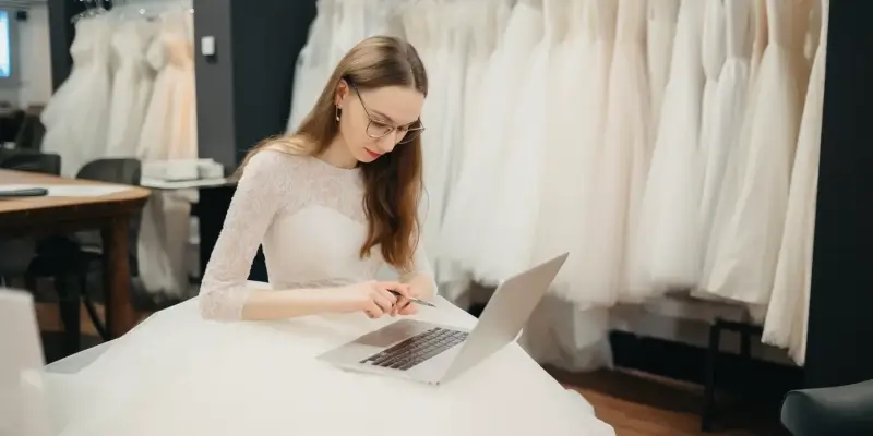 Suknie ślubne wyprzedaż kiedy?