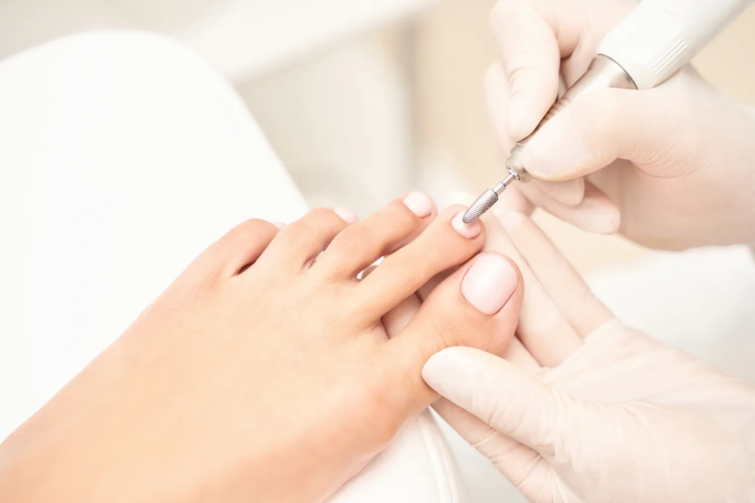  Pedicure leczniczy - czym jest i na jakie efekty możesz liczyć?